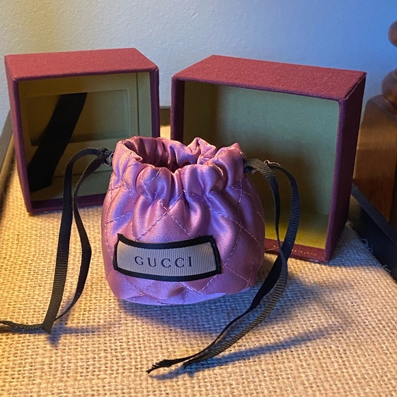 Gucci Lion Head Heart Drop Gold Plated Earrings - Picture 9 of 9